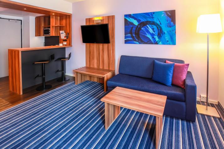 Holiday Inn Express Bremen Airport Parken www.parkandfly.de